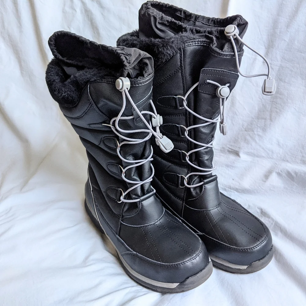 Like new Lands' End insulated winter boots size 5